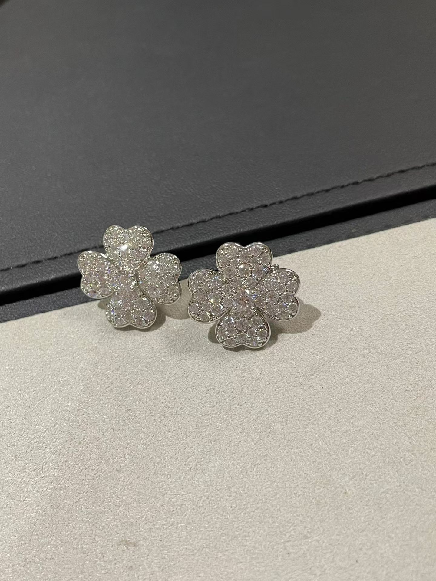 VCA Cosmos Earrings - Small - Best Replica Jewelry™