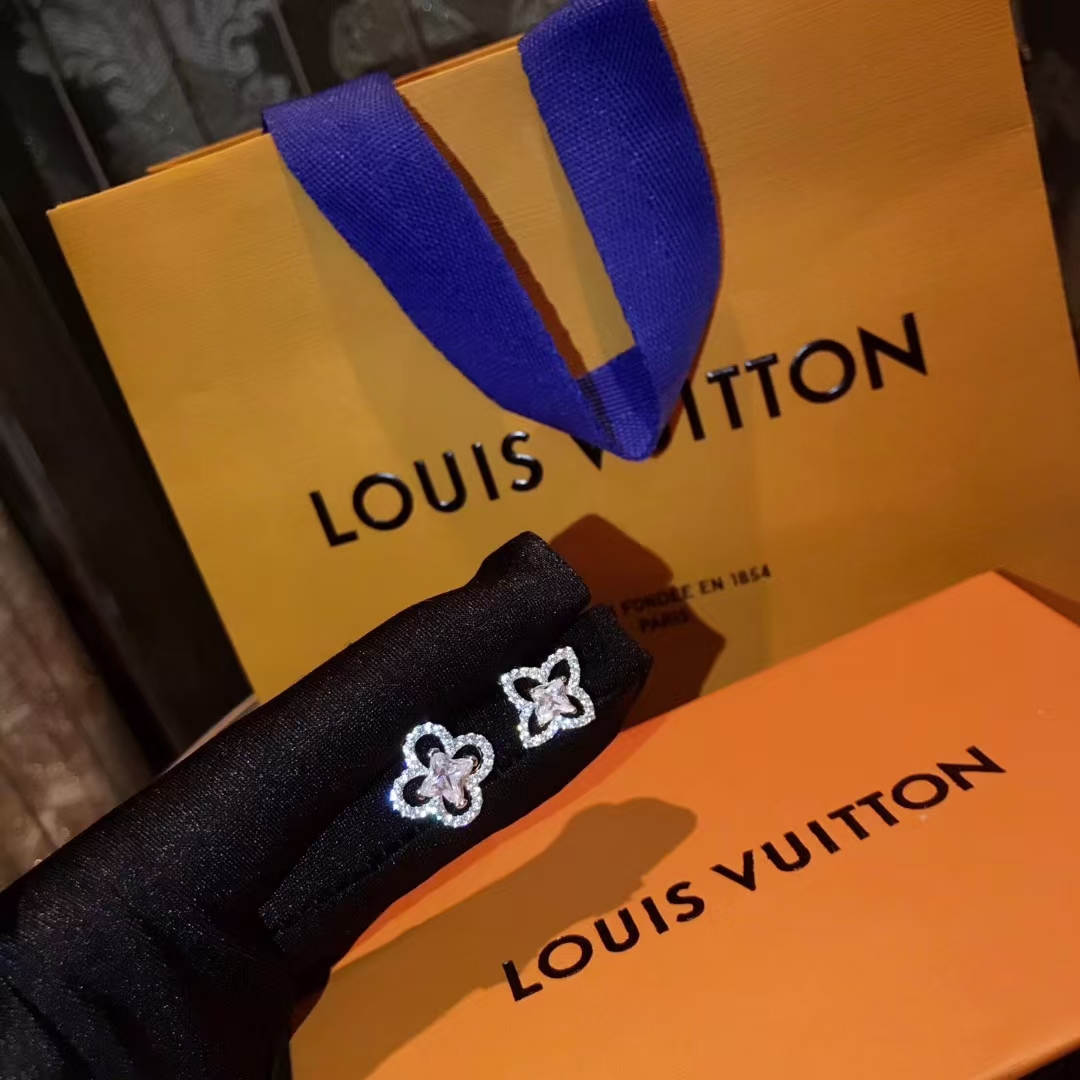 Louis Vuitton Asymmetrical Diamond Stud Earrings - Best Replica Jewelry™