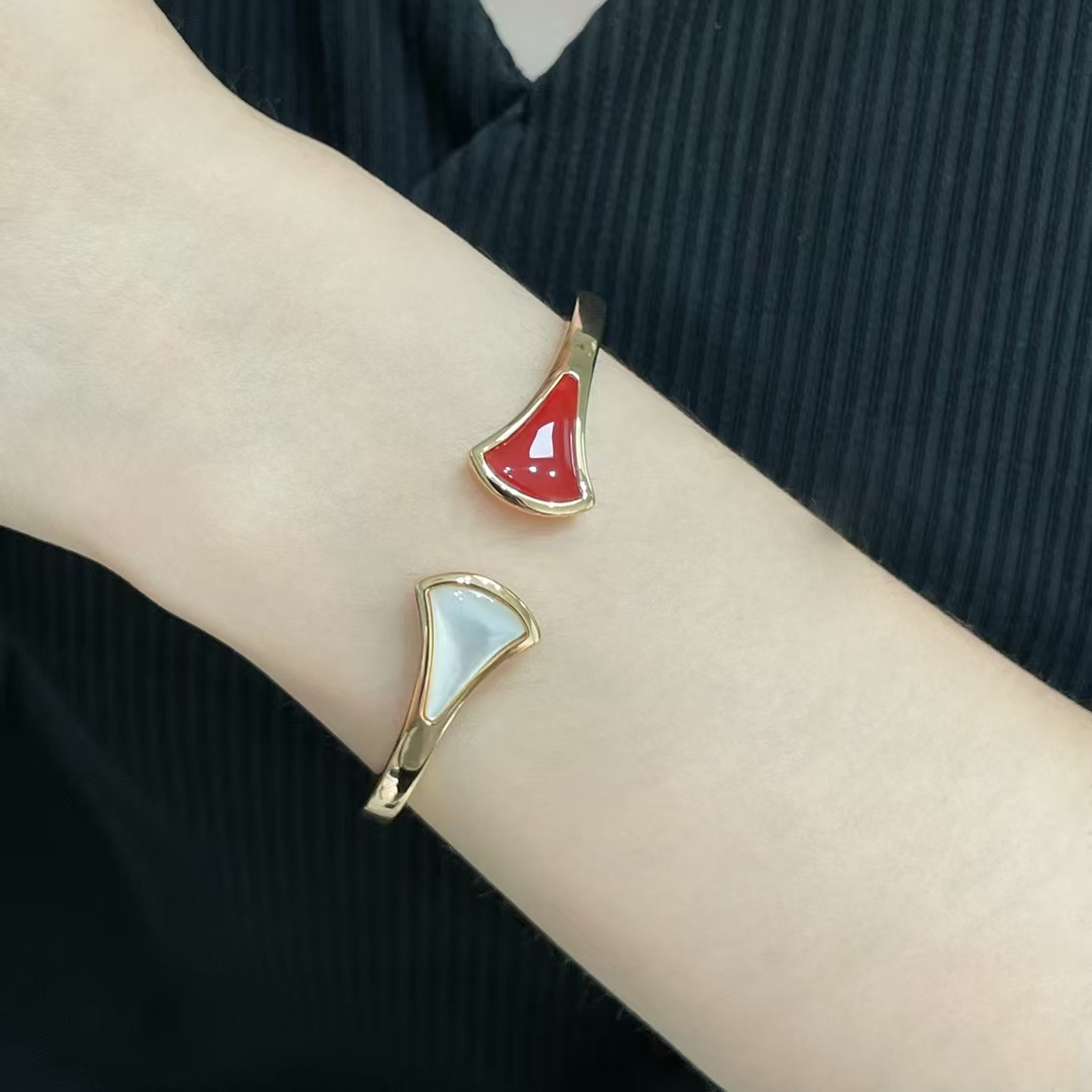 Bvlgari Divas Dream Open Cuff Bangle Bracelet in Yellow Gold - Best Replica Jewelry™