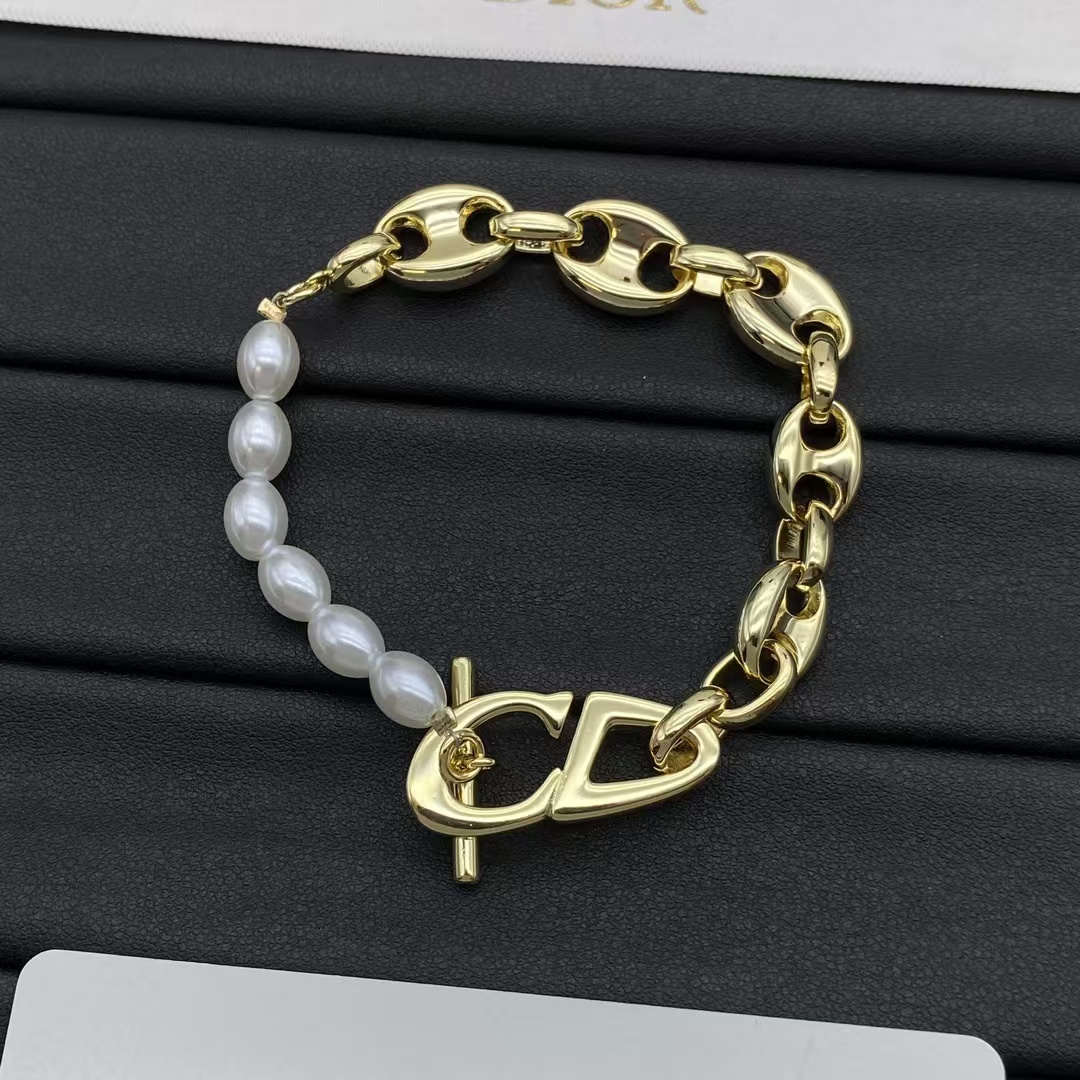Dior Pearl and Chain Bracelet - Best Replica Jewelry™
