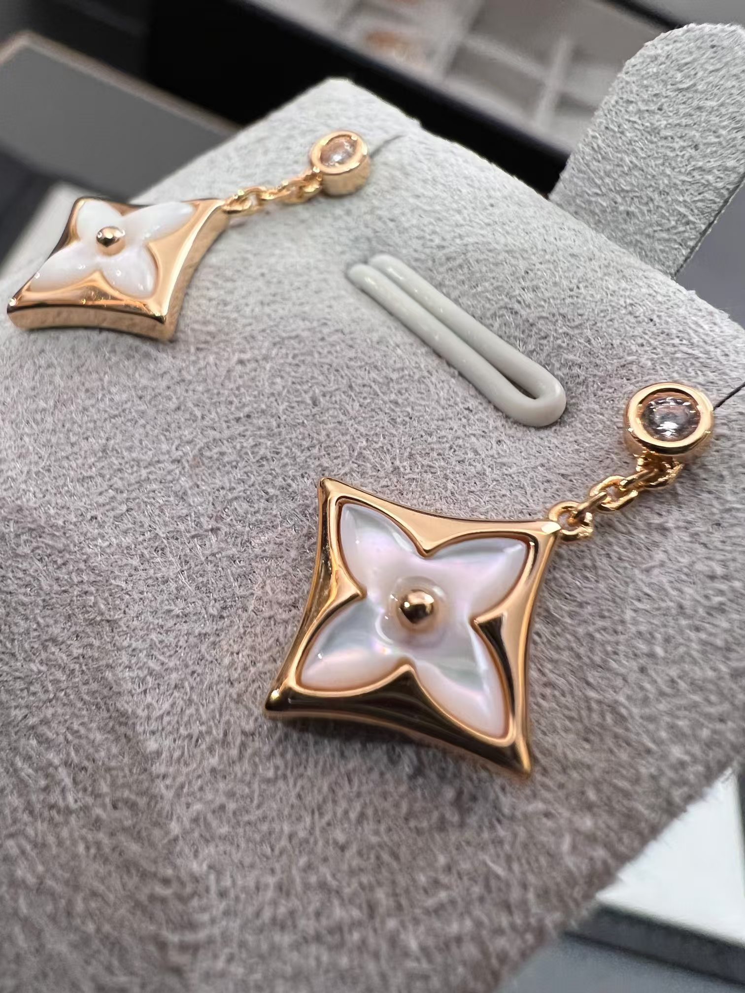 Louis Vuitton Color Blossom BB Star Earring Studs - Best Replica Jewelry™