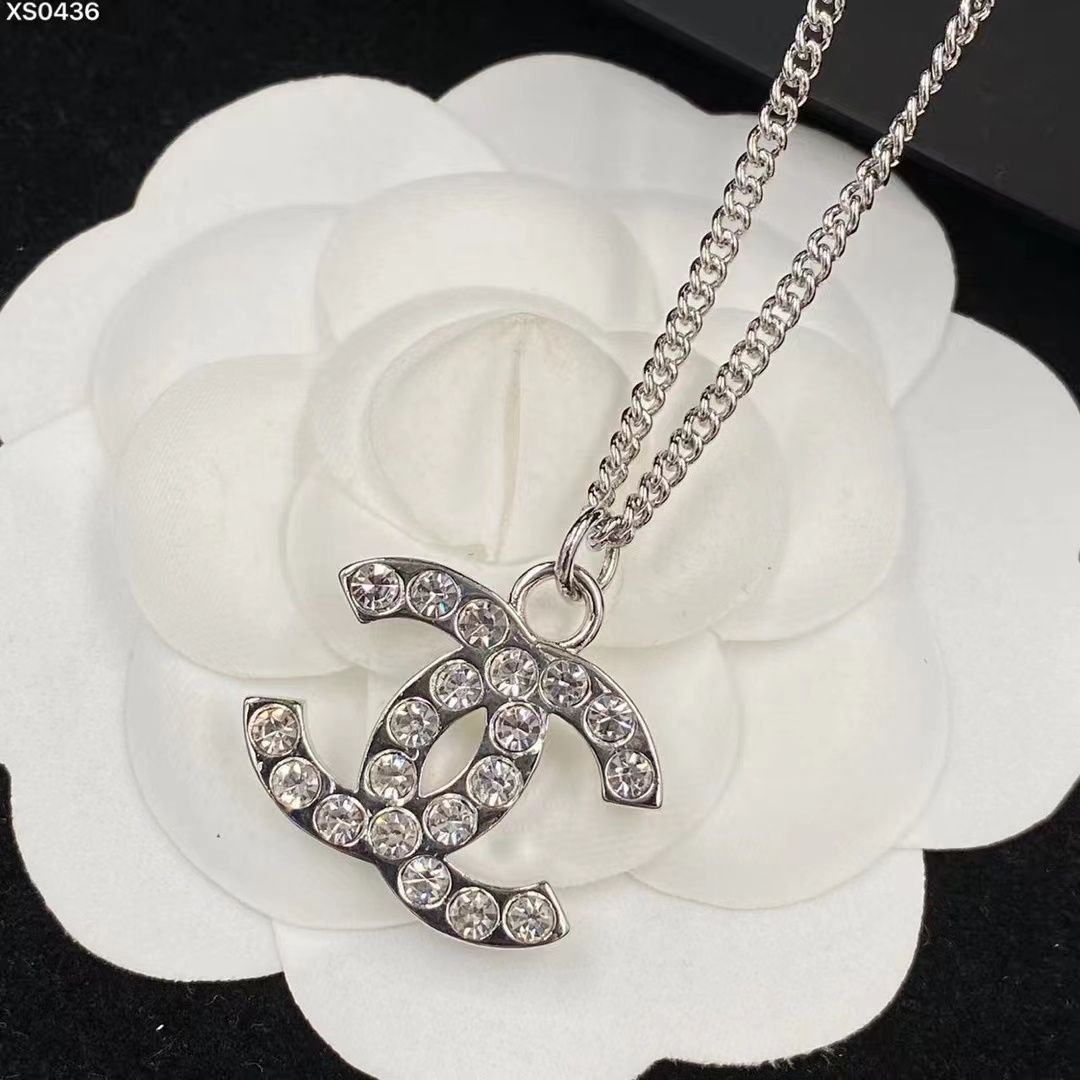 Chanel Classic Silver Double C Pendant Necklace - Best Replica Jewelry™