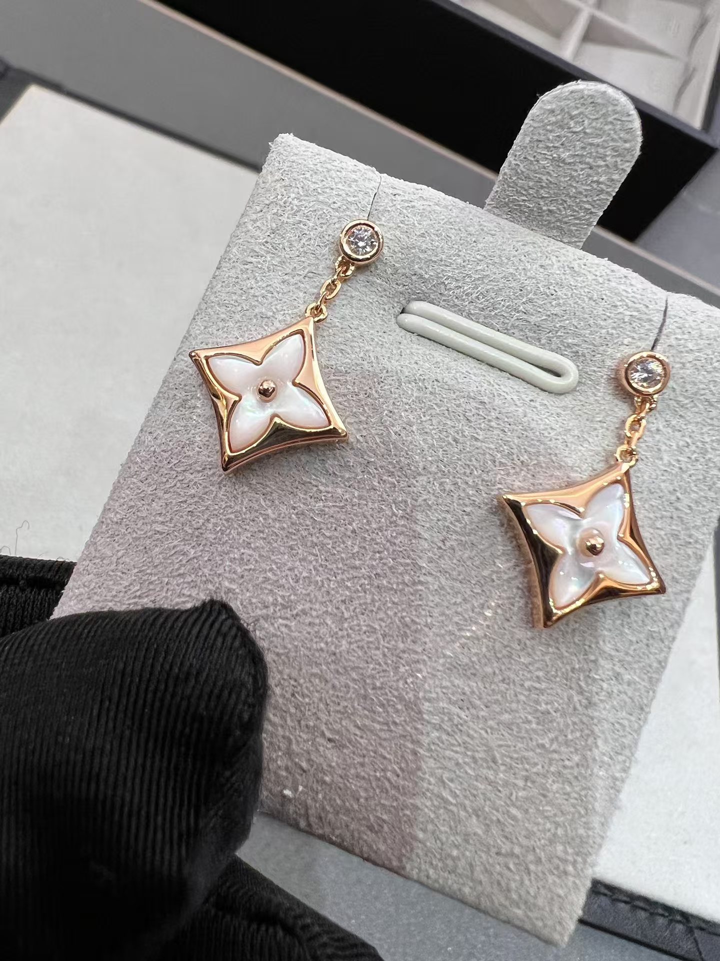 Louis Vuitton Color Blossom BB Star Earring Studs - Best Replica Jewelry™