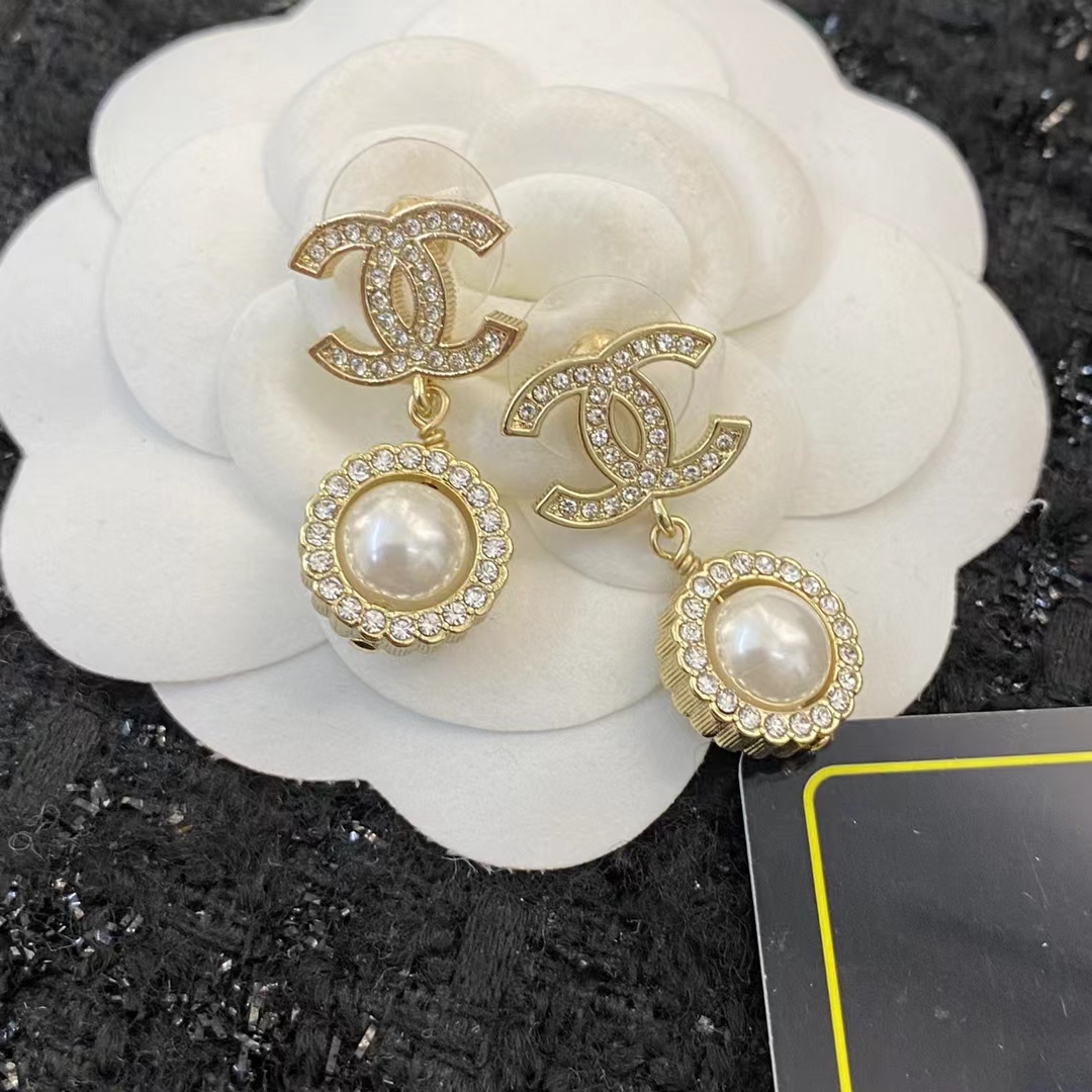 Chanel Double C Pearl Dangle Earrings - Best Replica Jewelry™