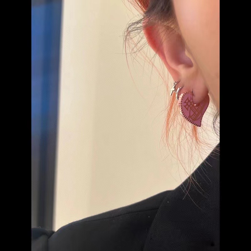 Vivienne Westwood Personality Pink Love Heart Earrings - Best Replica Jewelry™