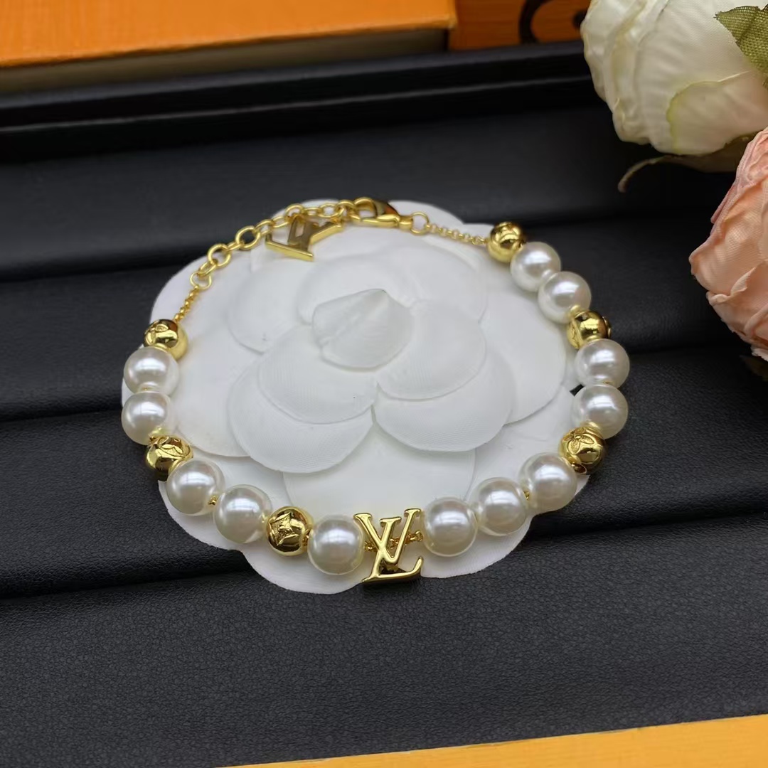 Louis Vuitton Pearl Bracelet - Best Replica Jewelry™