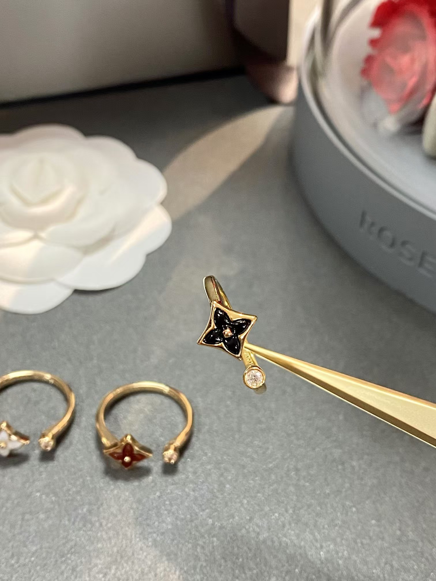 Louis Vuitton Color Blossom Mini Star Ring - Best Replica Jewelry™