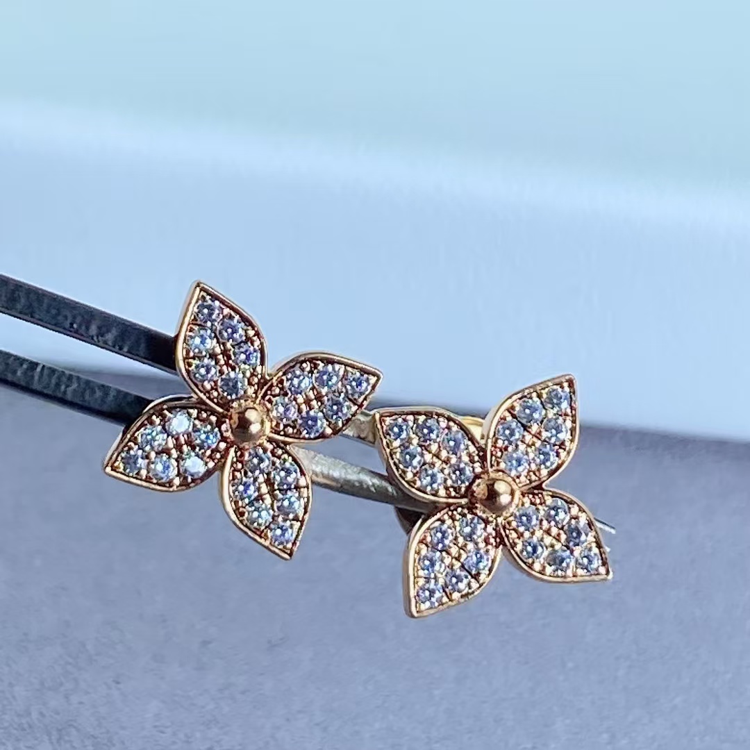 Louis Vuitton Diamond Flower Stud Earrings - Best Replica Jewelry™