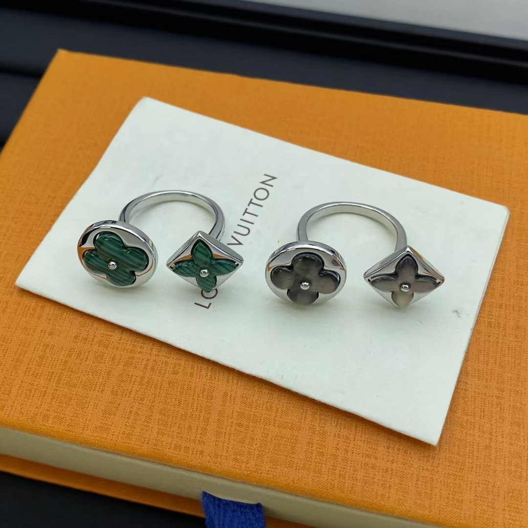 Louis Vuitton Classic Ring - Best Replica Jewelry™