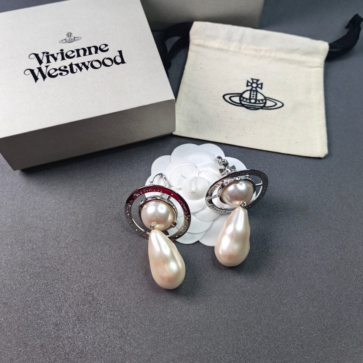 Vivienne Westwood Exaggerated Large Baroque Pearl Earrings - Best Replica Jewelry™