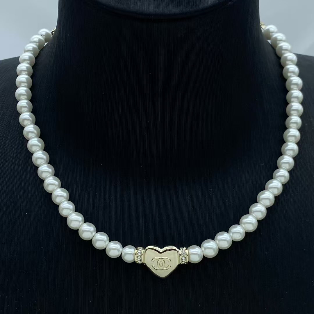 Chanel Gold Heart Pendant Pearl Necklace - Best Replica Jewelry™