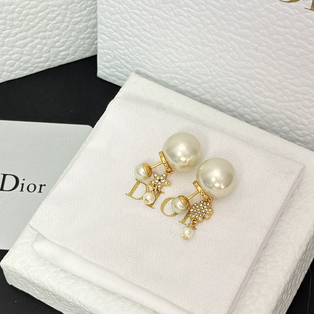 Dior Asymmetric Star Clover Dangle Pearl Earrings - Best Replica Jewelry™
