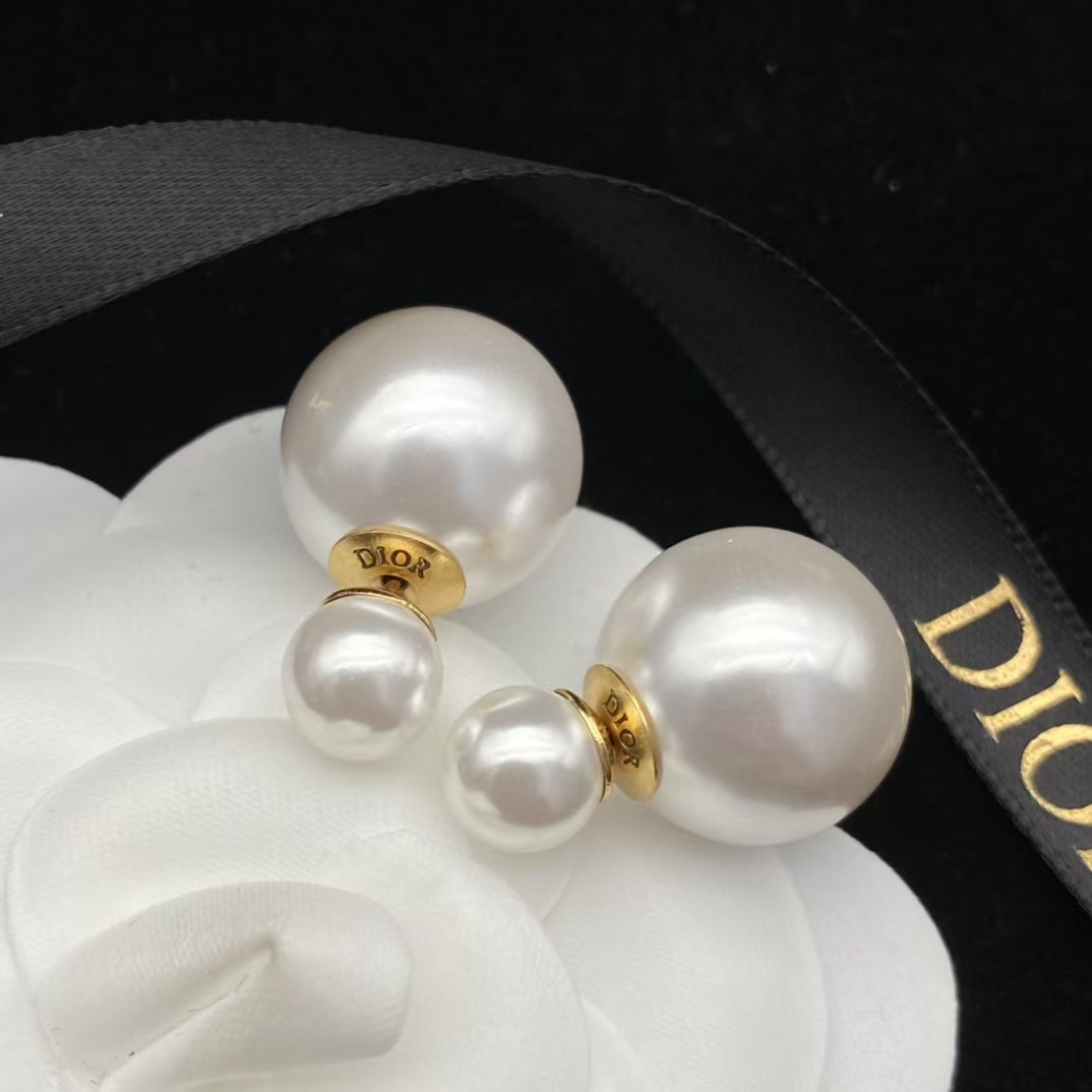 Dior Classic Pearl Earrings - Best Replica Jewelry™