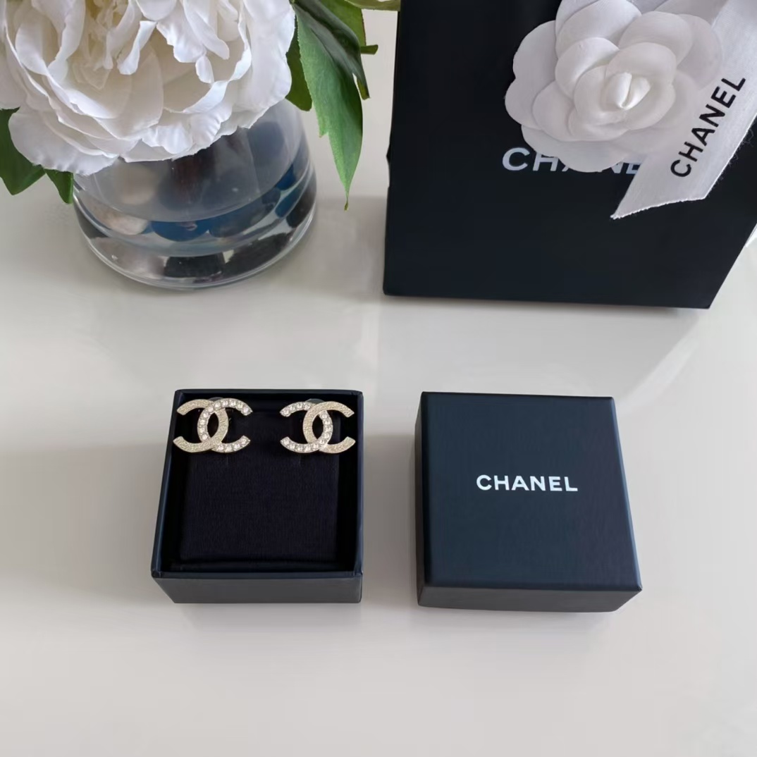 Chanel Single C Paved Diamond Earrings - Best Replica Jewelry™