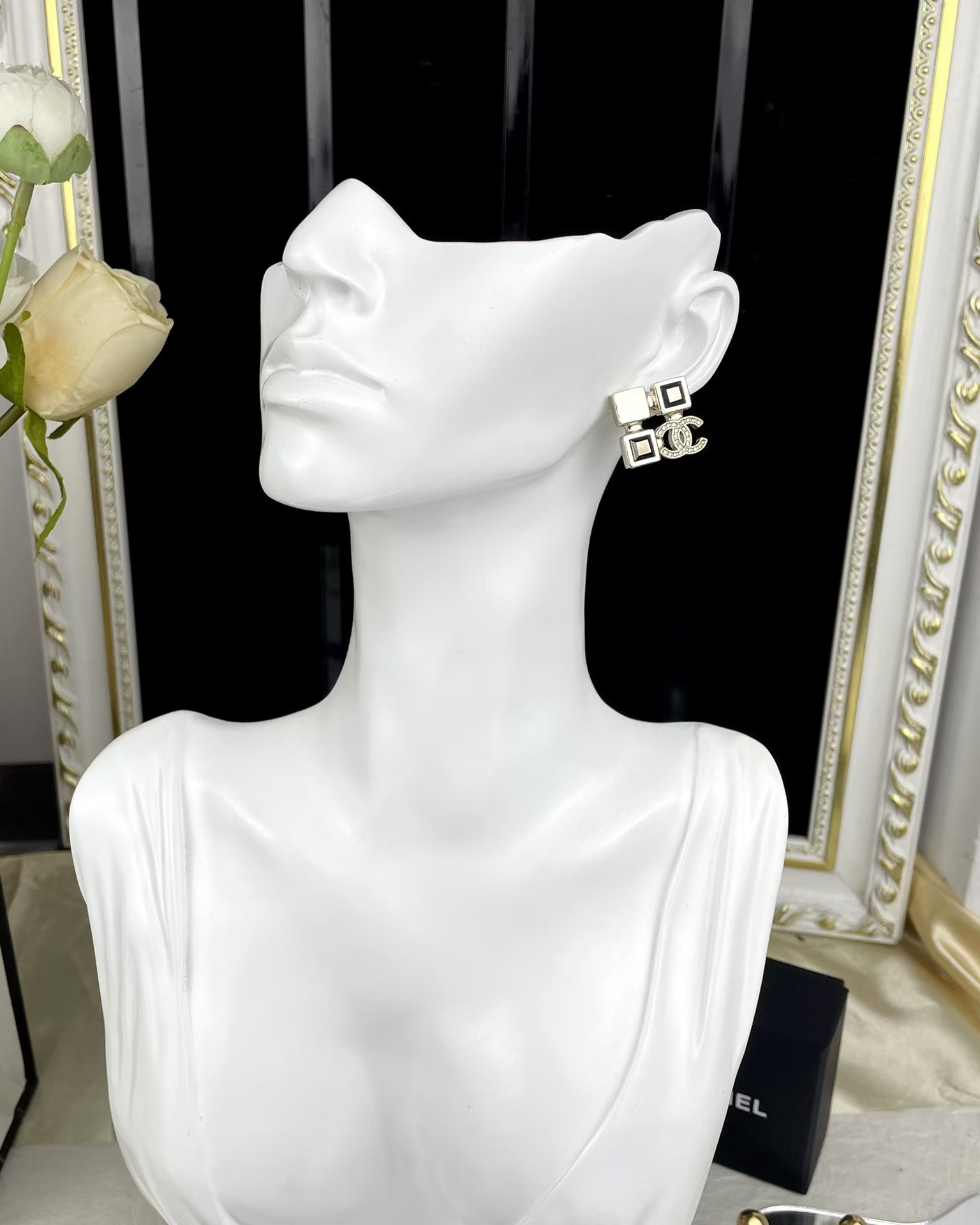 Chanel Square Rhinestone Earrings - Best Replica Jewelry™