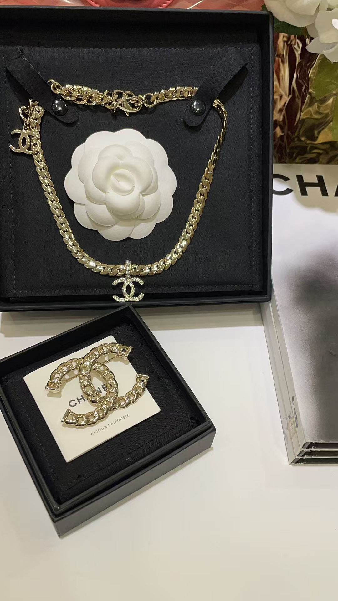 Chanel Chunky Flat Cuban Chain Necklace - Best Replica Jewelry™