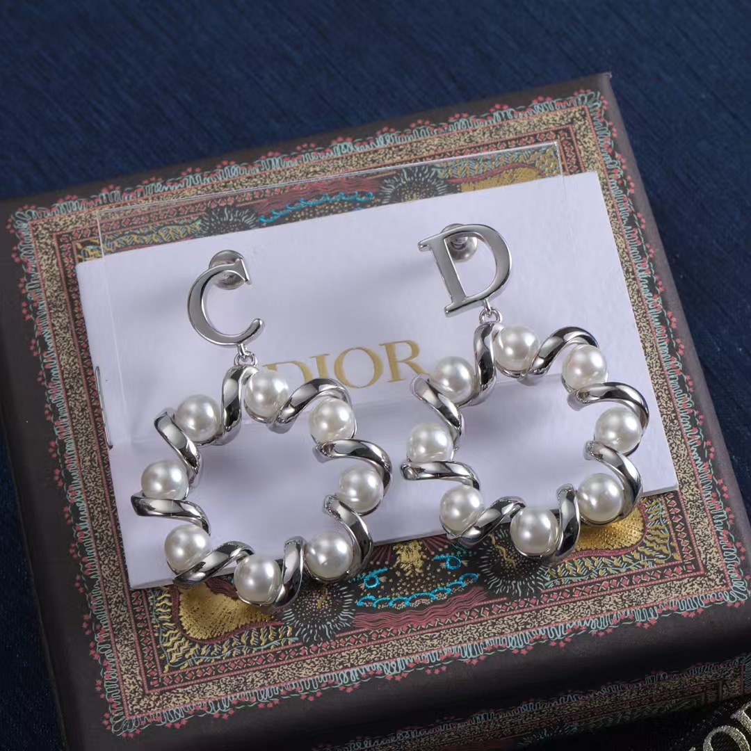 Dior Asymmetric CD Twisted Pearl Earrings - Best Replica Jewelry™