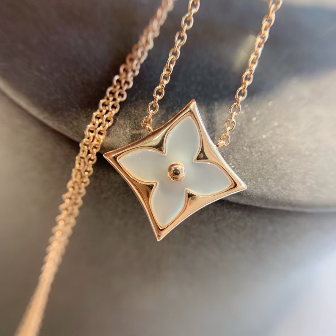 Louis Vuitton Color Blossom BB Star Pendant Necklaces - Best Replica Jewelry™
