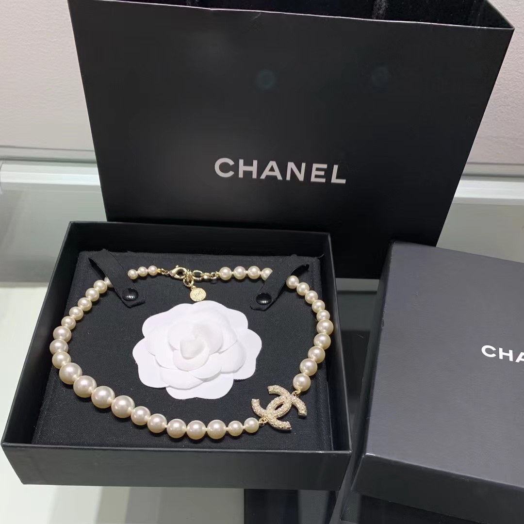 Chanel Vibe Gradient Pearl Necklace - Best Replica Jewelry™