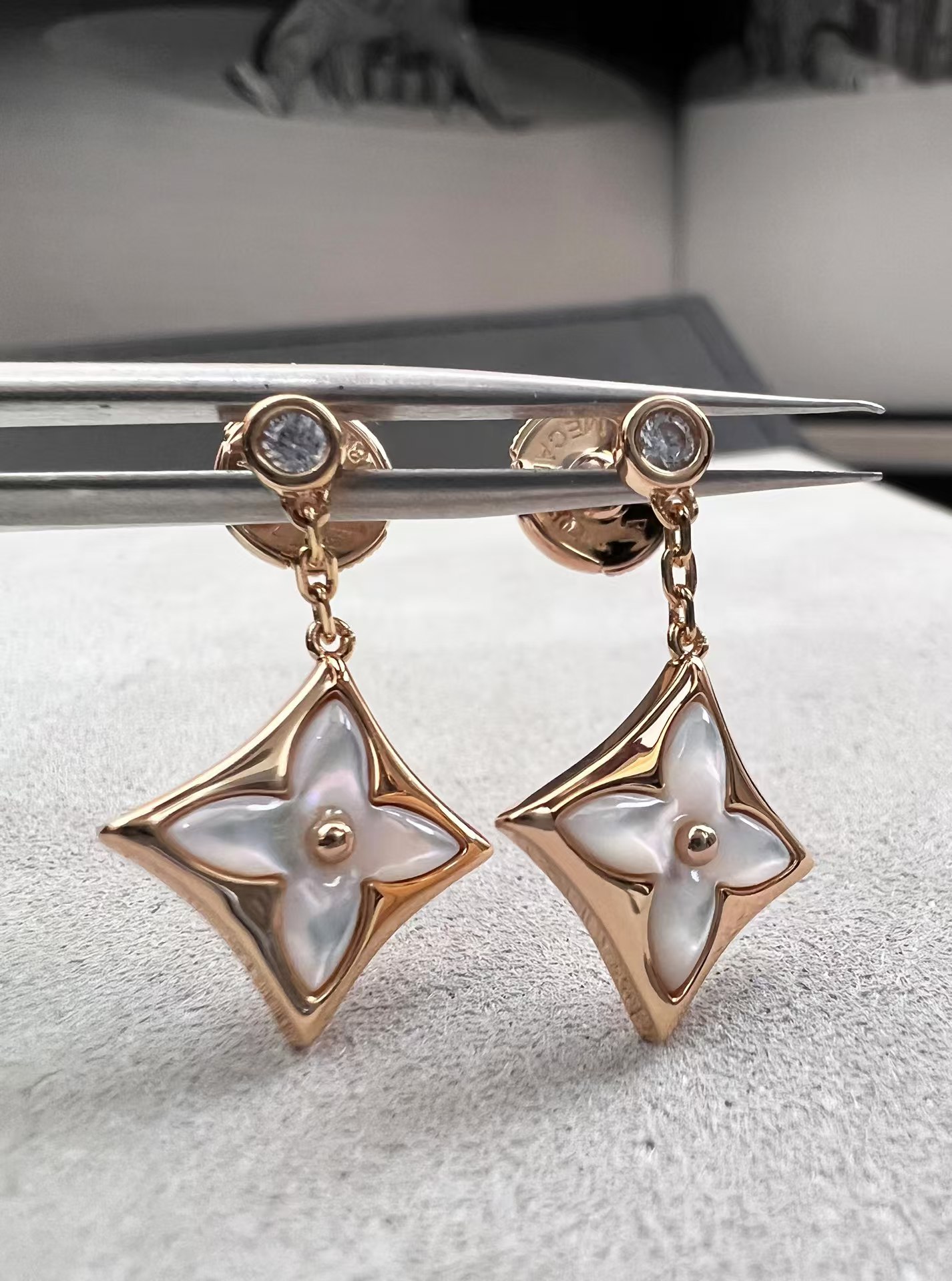 Louis Vuitton Color Blossom BB Star Earring Studs - Best Replica Jewelry™