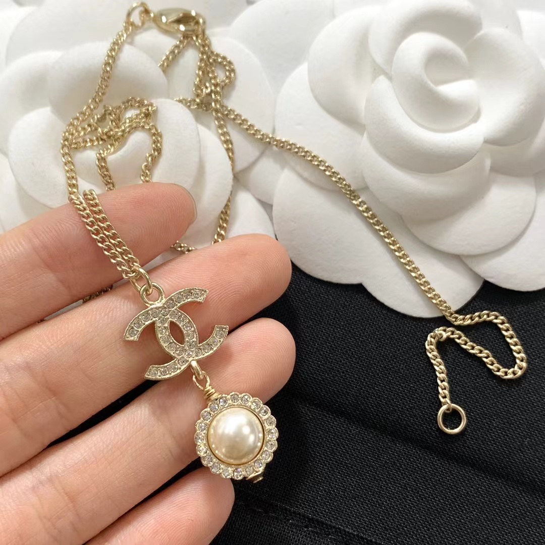 Chanel Minimalist Double C Pearl Drop Necklace - Best Replica Jewelry™