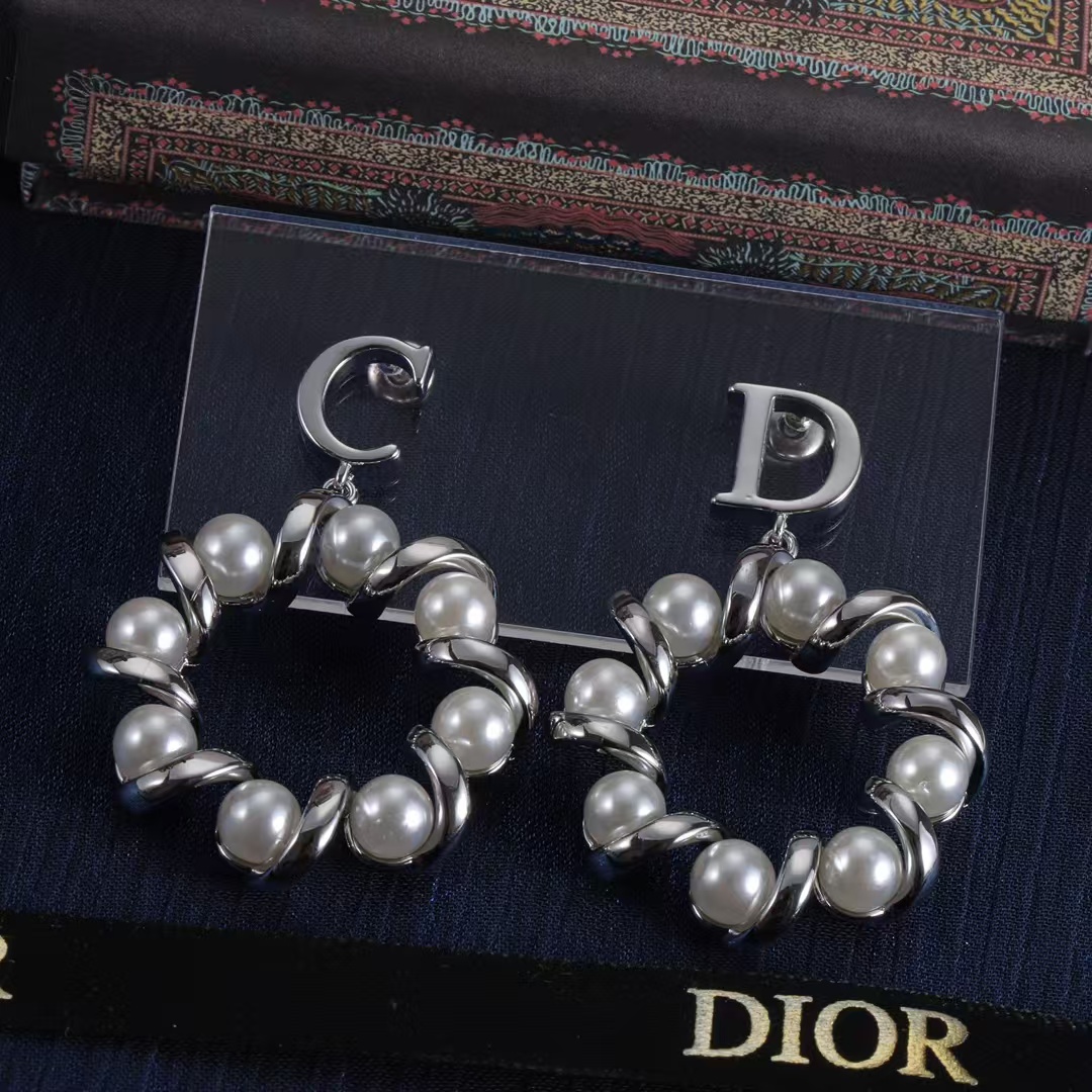Dior Asymmetric CD Twisted Pearl Earrings - Best Replica Jewelry™