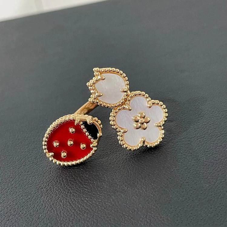 VCA Lucky Spring Flower and Ladybug Between Finger Ring - Best Replica Jewelry™
