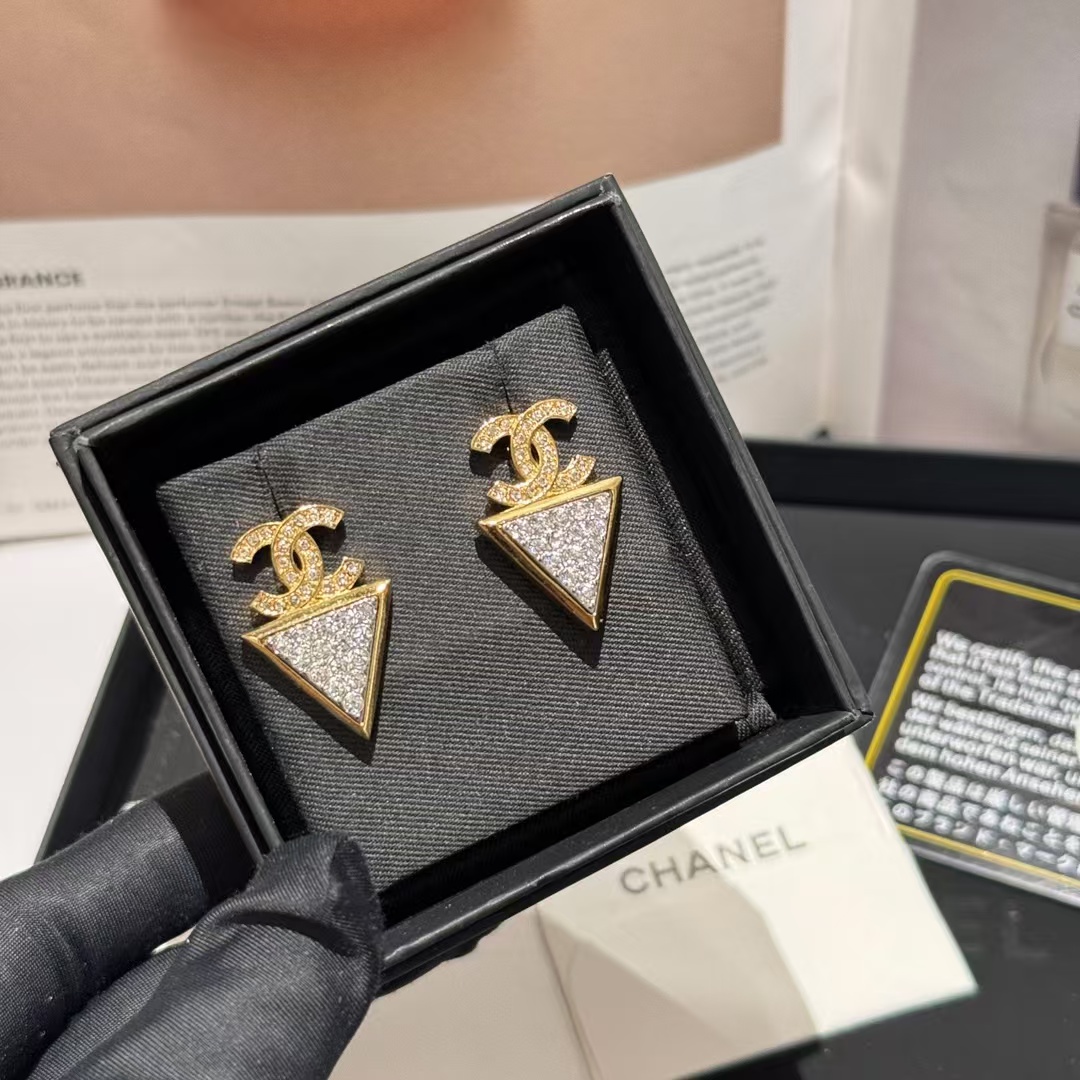 Chanel Geometric Triangle Stud Earrings - Best Replica Jewelry™