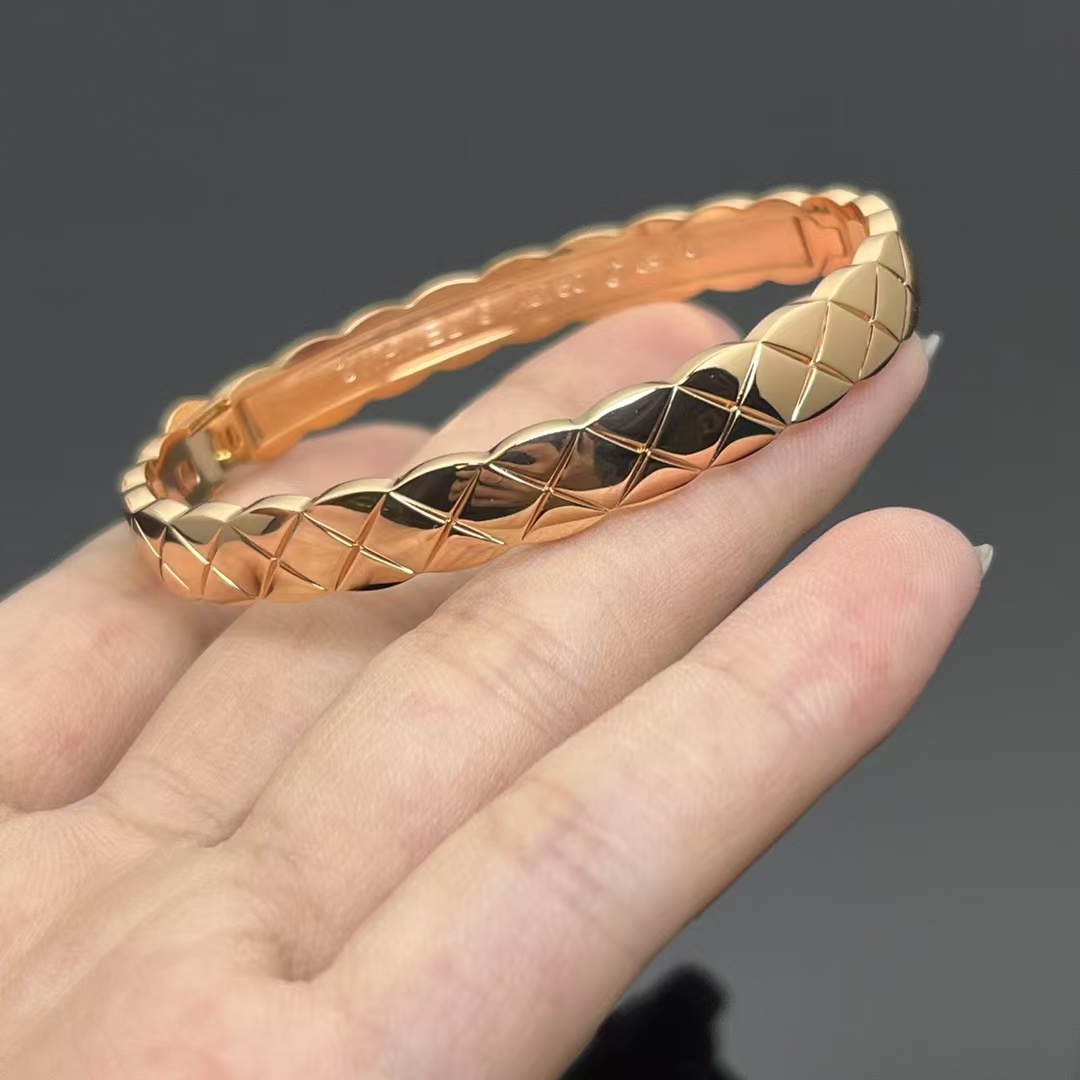 Chanel Coco Crush Bangle Bracelet - Best Replica Jewelry™