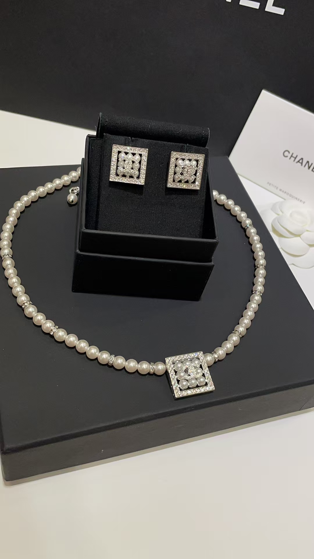 Chanel Square Pendant Pearl Necklace - Best Replica Jewelry™