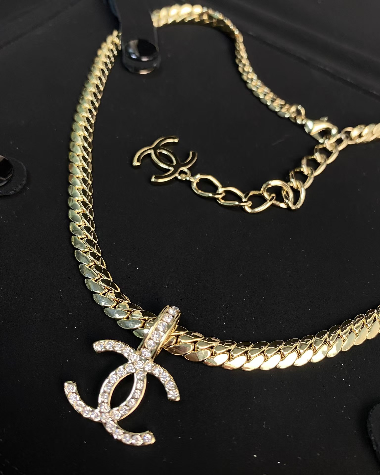 Chanel Chunky Flat Cuban Chain Necklace - Best Replica Jewelry™