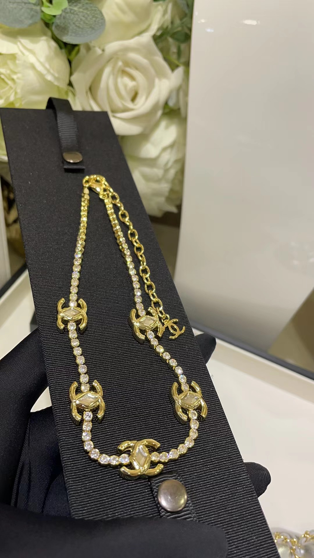 Chanel Jennie Celebrity Style Choker Necklace - Best Replica Jewelry™