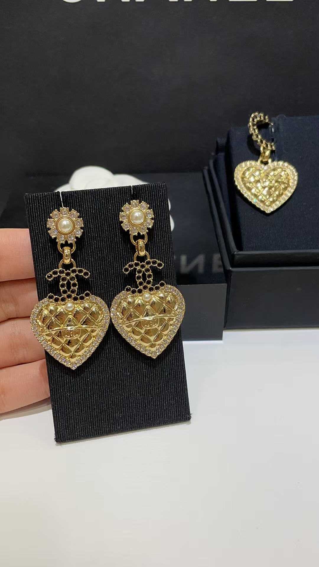 Chanel Love Heart Dangle Earrings - Best Replica Jewelry™