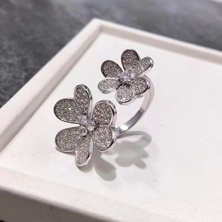 VCA Four Leaf Clover Ring - Best Replica Jewelry™