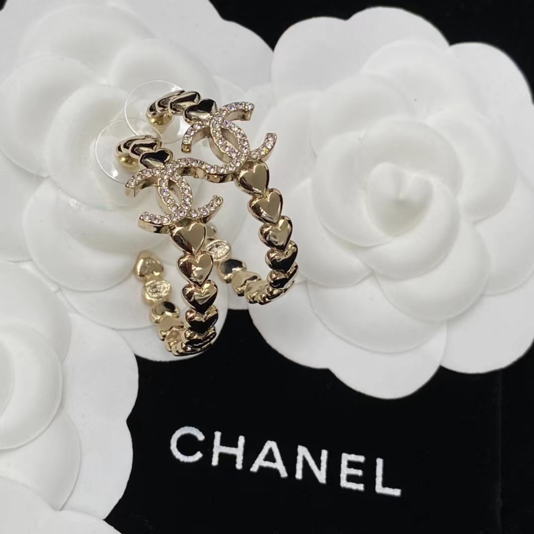 Chanel C Shape Earrings - Best Replica Jewelry™