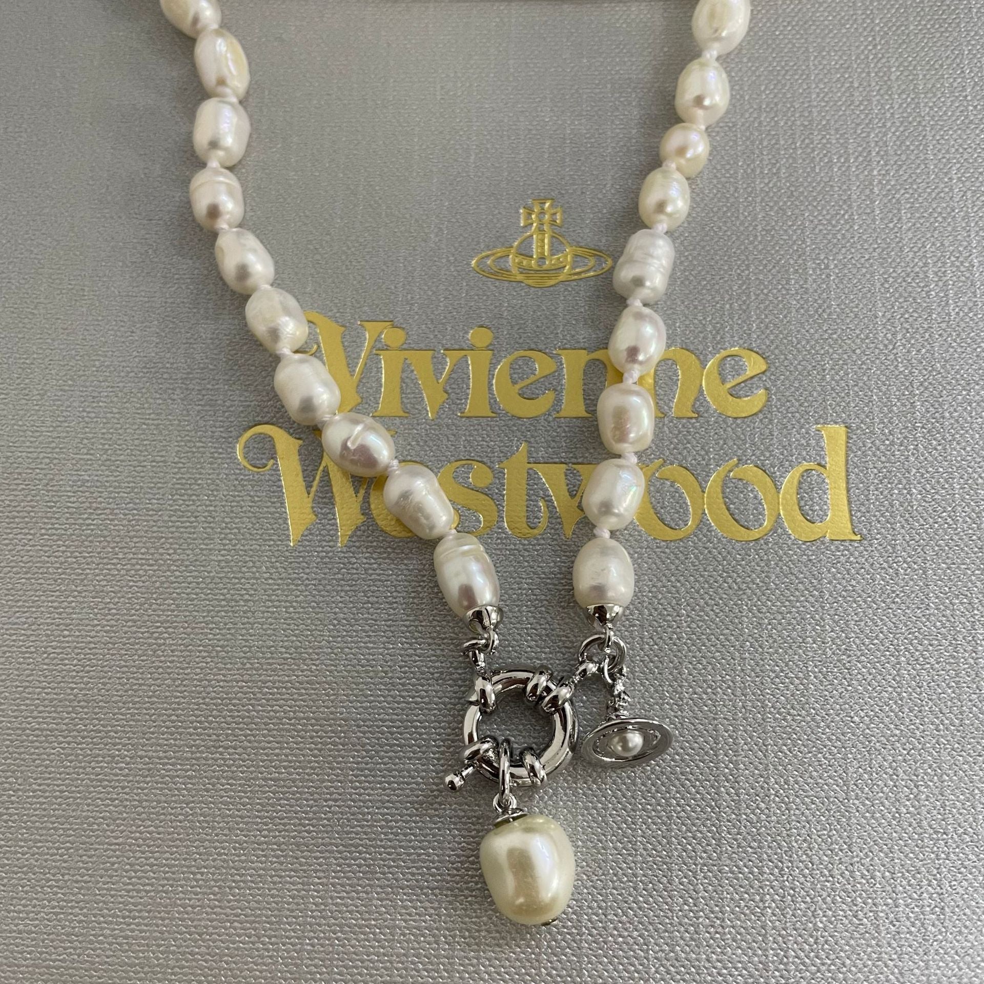 Vivienne Westwood Teardrop Pearl Charm Pendant Necklace - Best Replica Jewelry™