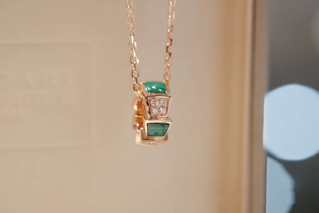 Bvlgari Serpenti Viper Necklace - Best Replica Jewelry™