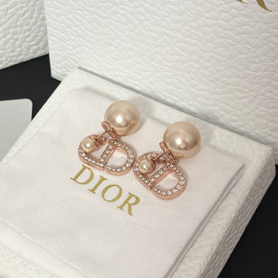 Dior Sweet CD Pearl Stud Earrings - Best Replica Jewelry™