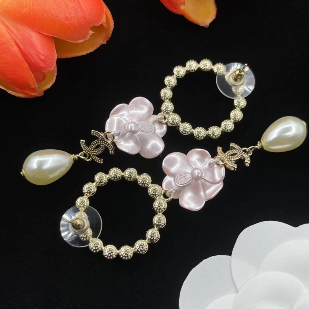 Chanel Pink Camellia Pearl Dangle Earrings - Best Replica Jewelry™