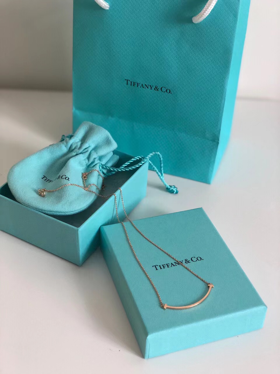 Tiffany Medium Smile Pendant Necklace - Best Replica Jewelry™