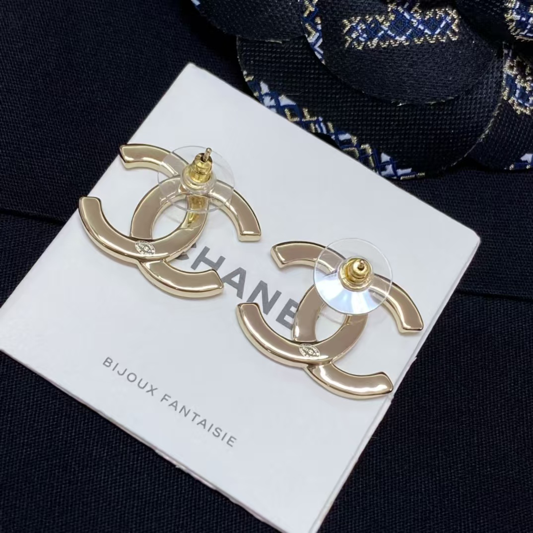 Chanel Single C Paved Diamond Earrings - Best Replica Jewelry™