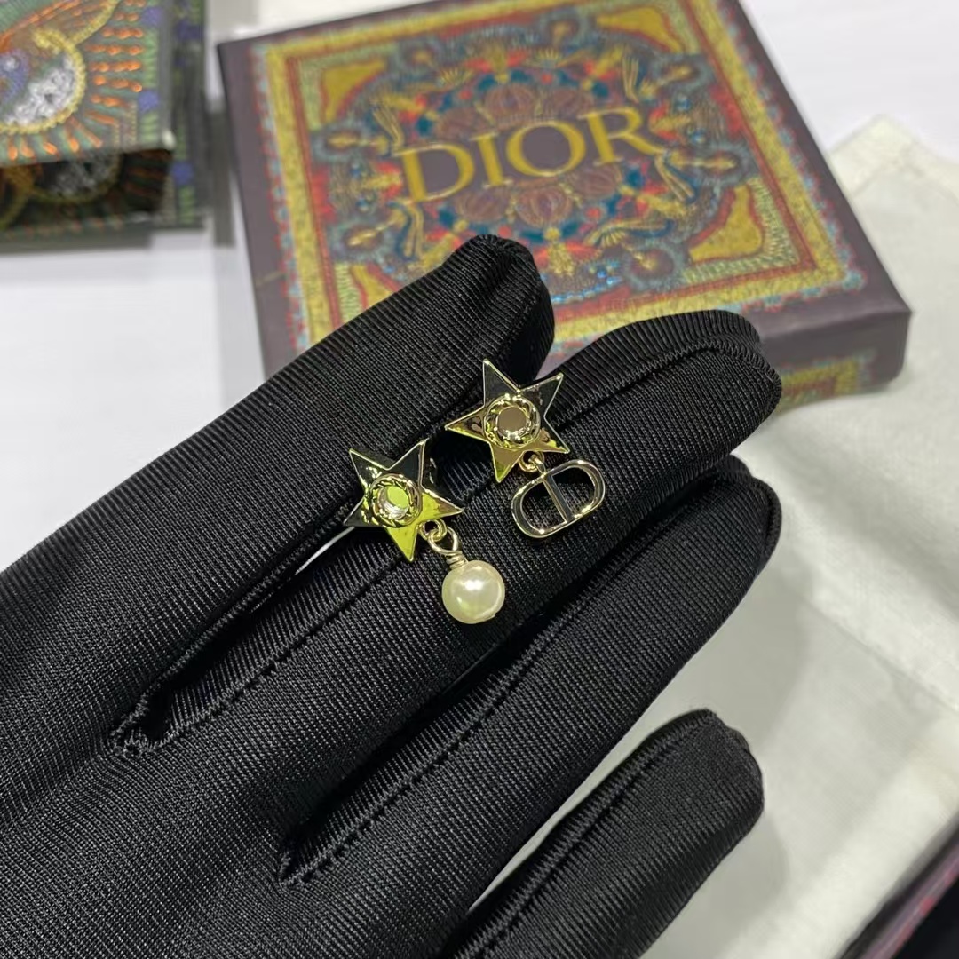 Dior Asymmetric Star Earrings - Best Replica Jewelry™