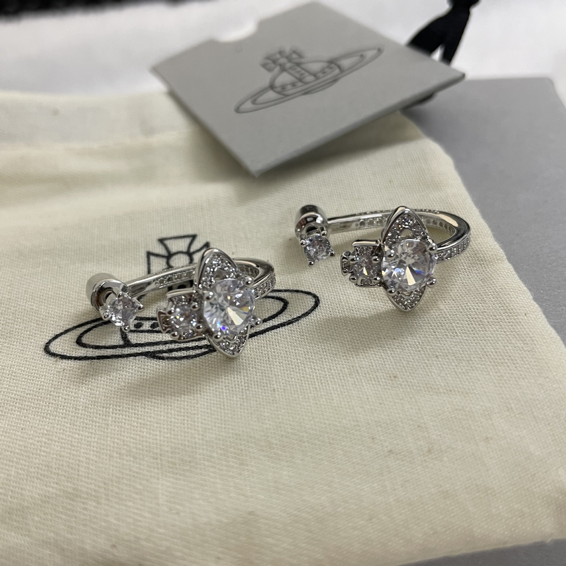 Vivienne Westwood Detachable U Shaped Rhinestone Saturn Earring Stud - Best Replica Jewelry™