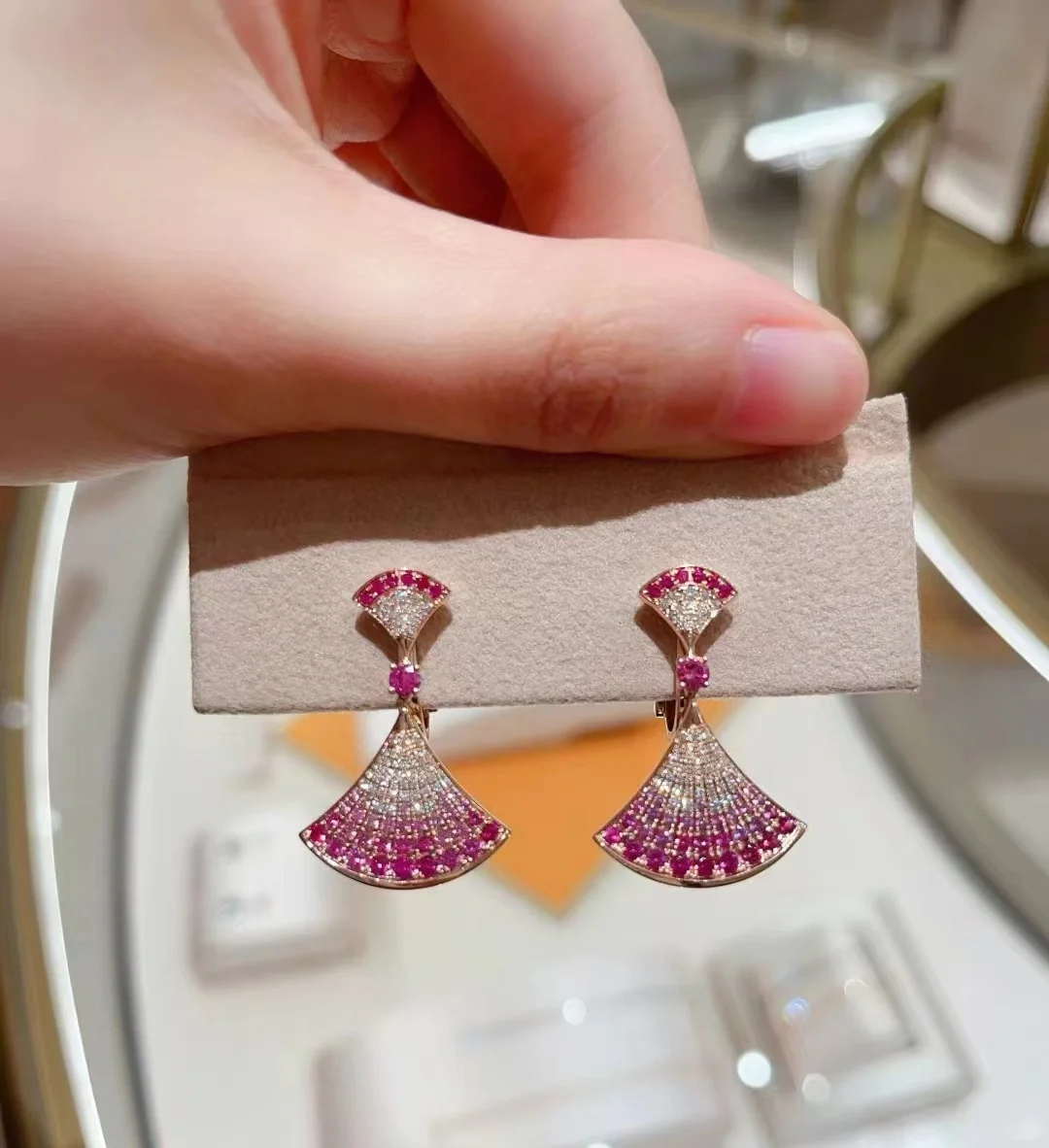 Bvlgari Divas’ Dream Earrings - Full Diamond - Best Replica Jewelry™