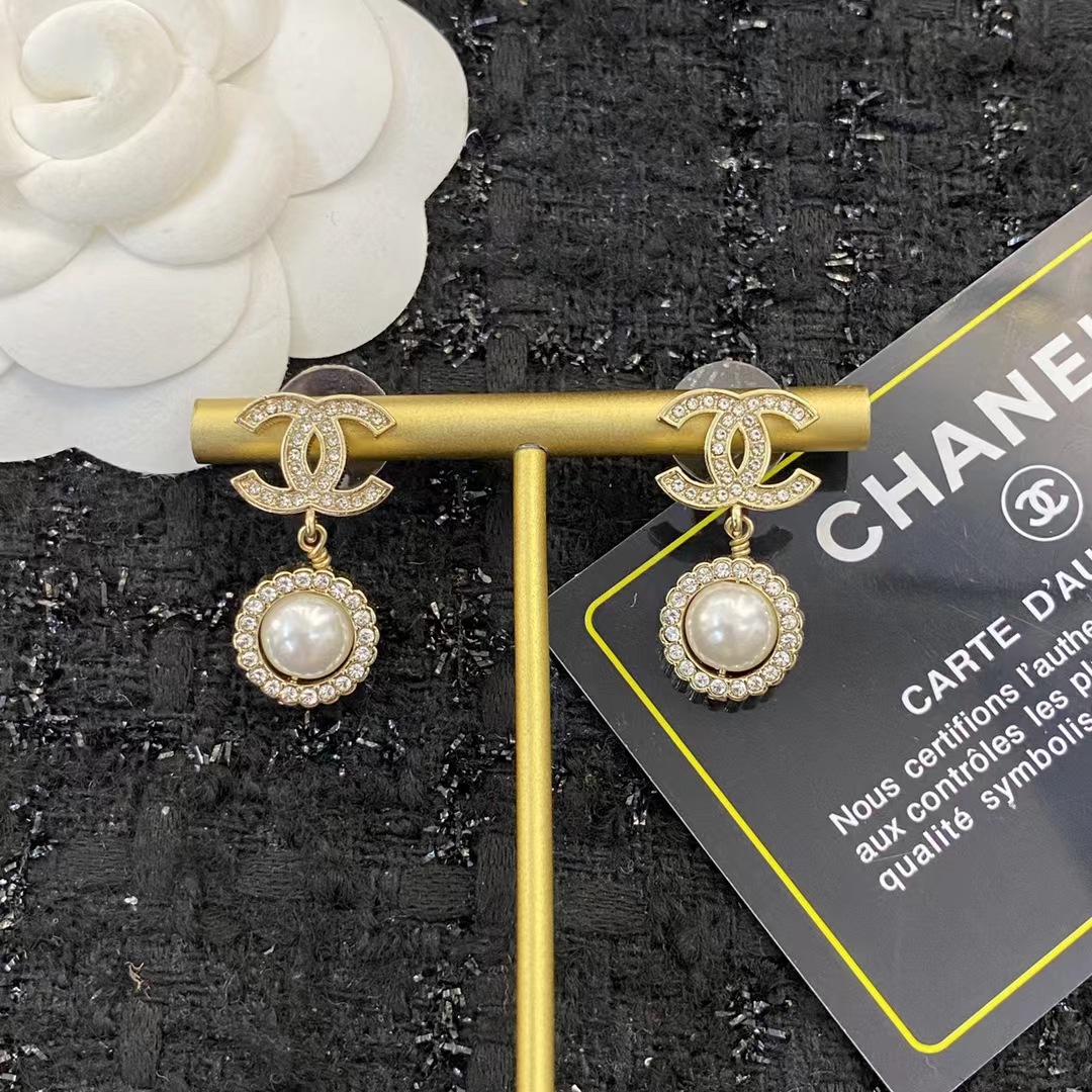 Chanel Double C Pearl Dangle Earrings - Best Replica Jewelry™