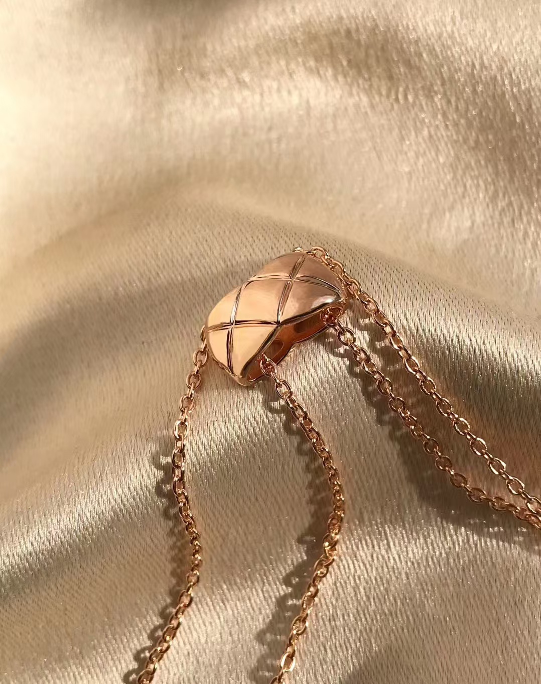 Chanel Coco Crush Rose Gold Necklace - Best Replica Jewelry™