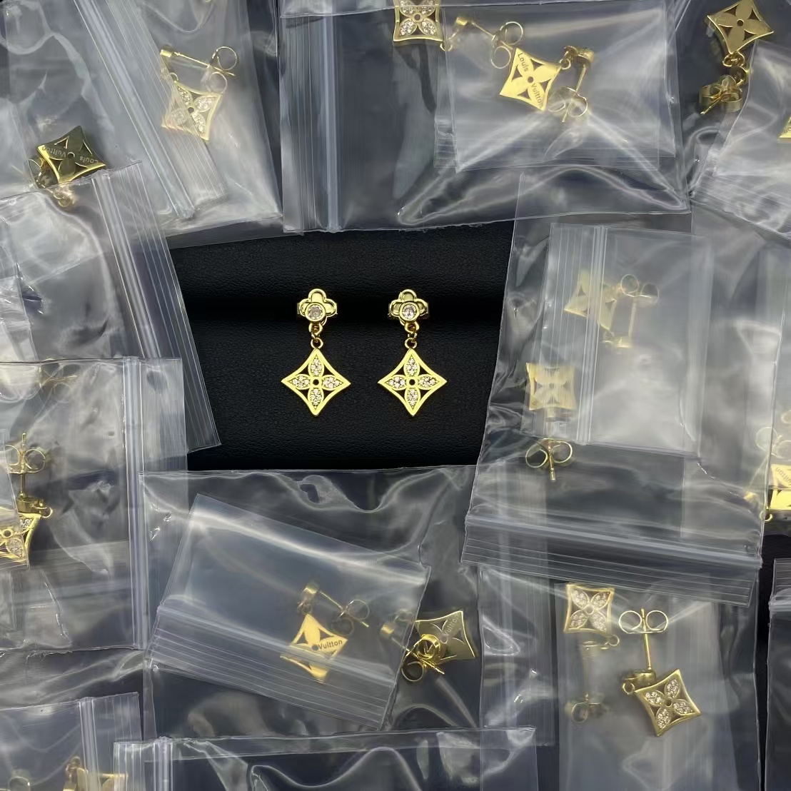 Louis Vuitton Idylle Blossom Ear Stud Earrings - Best Replica Jewelry™