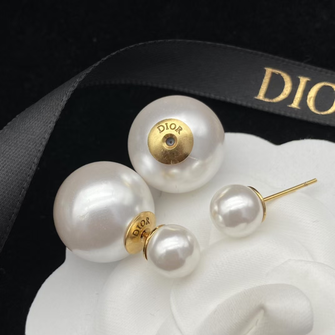 Dior Classic Pearl Earrings - Best Replica Jewelry™