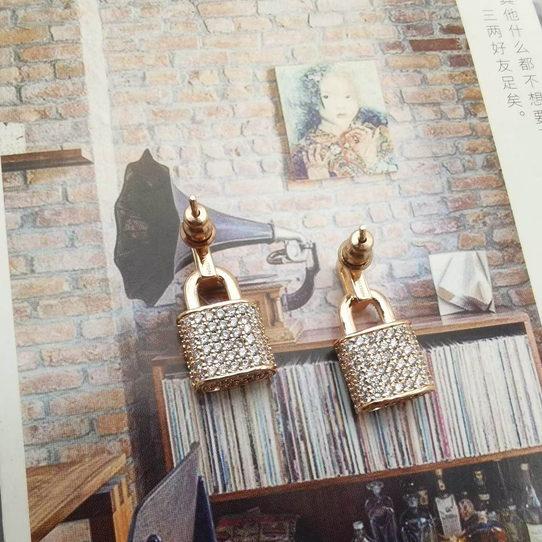 Louis Vuitton Lock Earrings - Best Replica Jewelry™