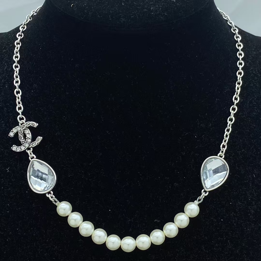 Chanel Teardrop Rhinestone Pearl Smile Necklace - Best Replica Jewelry™